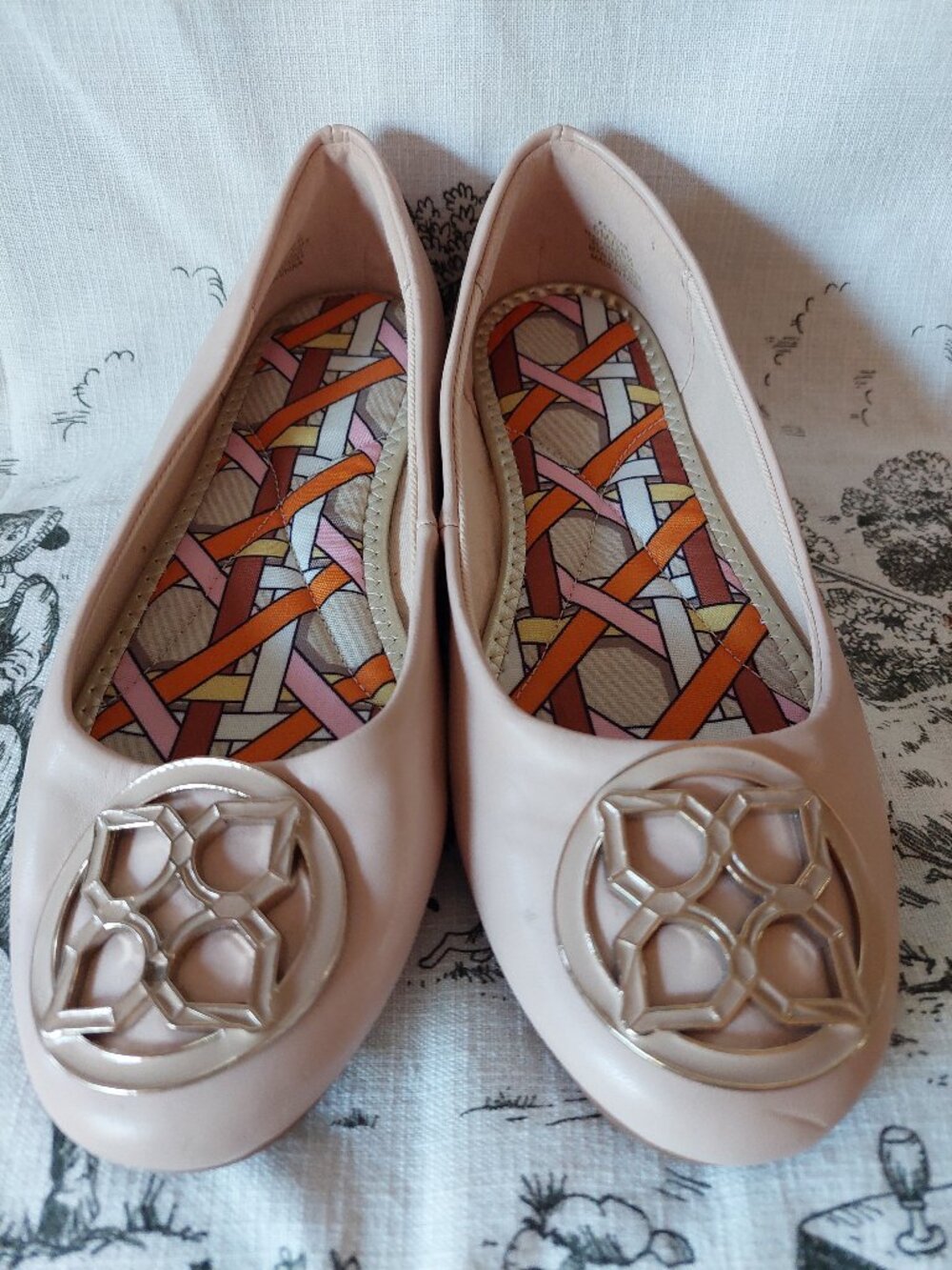 Kelly & Katie Women's Sz 6 Hiliah Pink medallion Ballet Flats Patterned Insole
